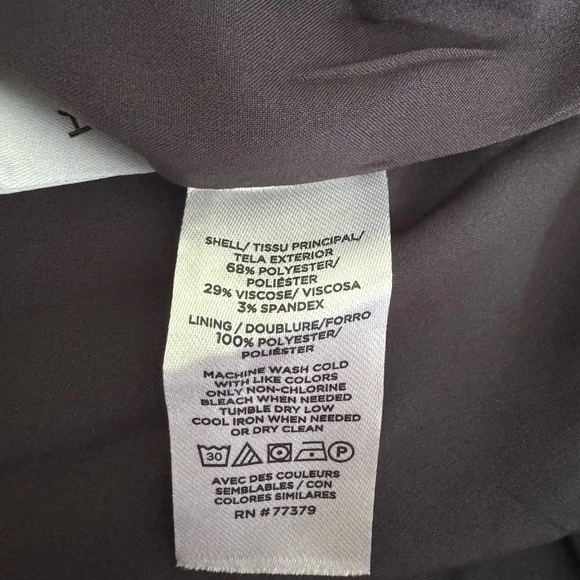 Like New Ann Taylor Classic Gray Pencil Skirt - Picture 8 of 8